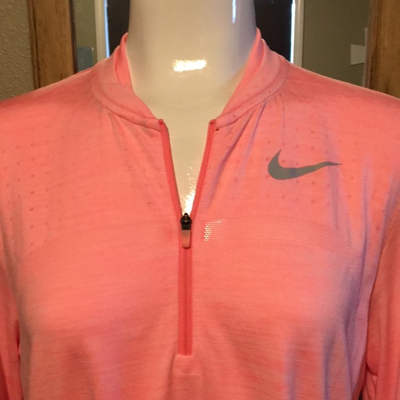 Nike Dri fit Women’s blouse size Medium - Picture 2 of 7